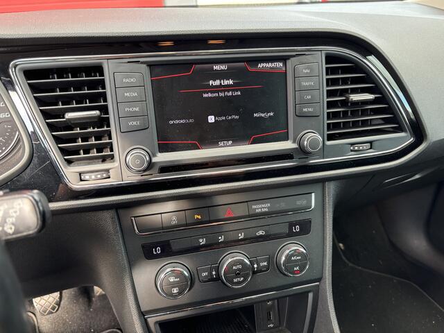 Seat LEON ST 1.0 EcoTSI Style Connect TREKHAAK / CAMERA / FULL LED / CARPLAY / DAB+ / PDC / CLIMA / NL-AUTO