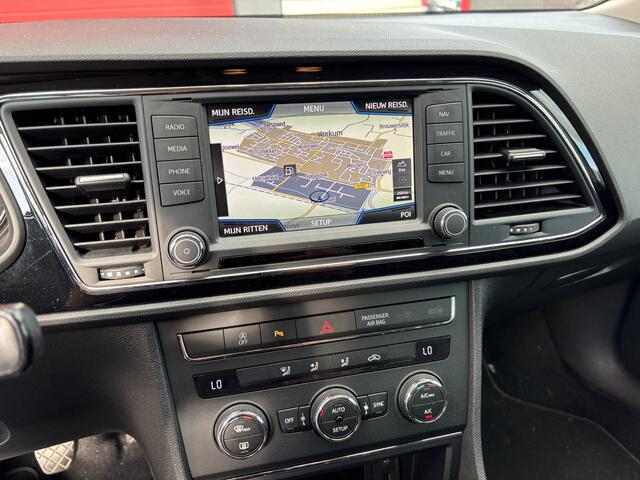 Seat LEON ST 1.0 EcoTSI Style Connect TREKHAAK / CAMERA / FULL LED / CARPLAY / DAB+ / PDC / CLIMA / NL-AUTO