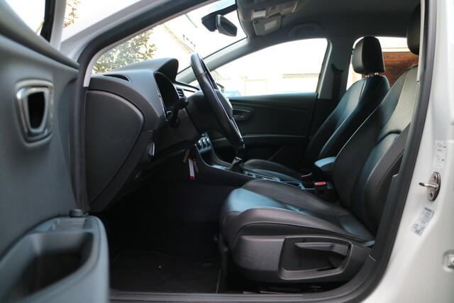 Seat LEON 1.4 EcoTSI Xcellence | Leder | Digitaal dash | Carplay |