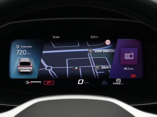 Seat LEON Sportstourer 1.0 eTSI 110 pk DSG Style Business Intense | LED koplampen | Trekhaak | Achteruitrijcamera | Stoel-/stuurverwarming | 16 inch