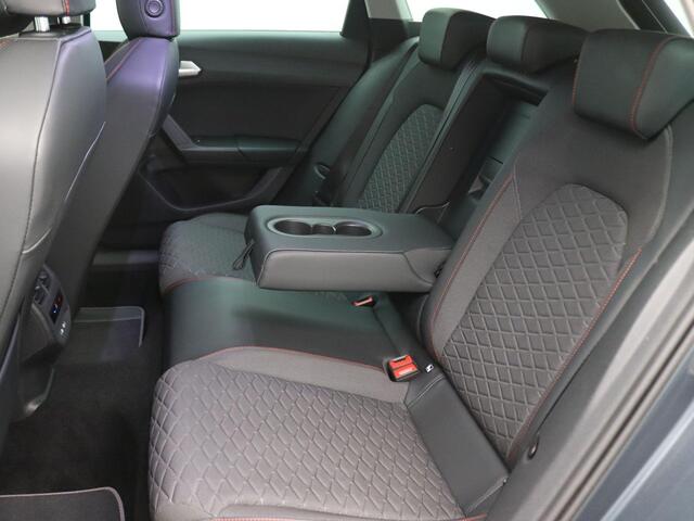 Seat LEON Sportstourer 1.5 eTSI FR Business Intense 150PK DSG Adaptieve Cruise Controle, Parkeersensoren Achter, Stoelverwarming, Clima, Navi, Full LED, Trekhaak, 17" LM Velgen