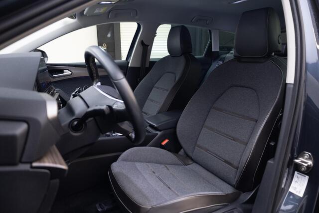 Seat LEON Sportstourer 1.5 eTSI Style Business Intense | Trekhaak | Carplay |