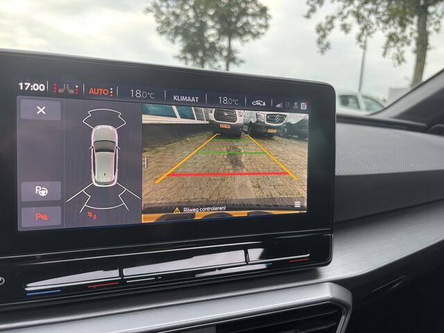 Seat LEON 1.5 eTSI FR Launch Edition | Pano | Stuur Verwarming | Stoel Verwarming | Parkeer Camera