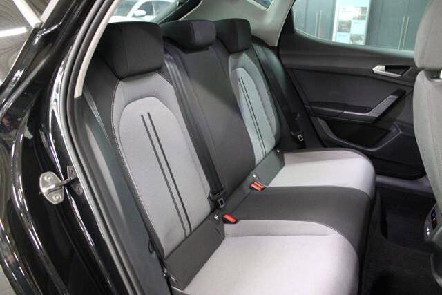 Seat LEON 1.5 eTSI Style Business Intense DSG / Automaat / 5 jaar garantie / Apple carplay / Android auto /