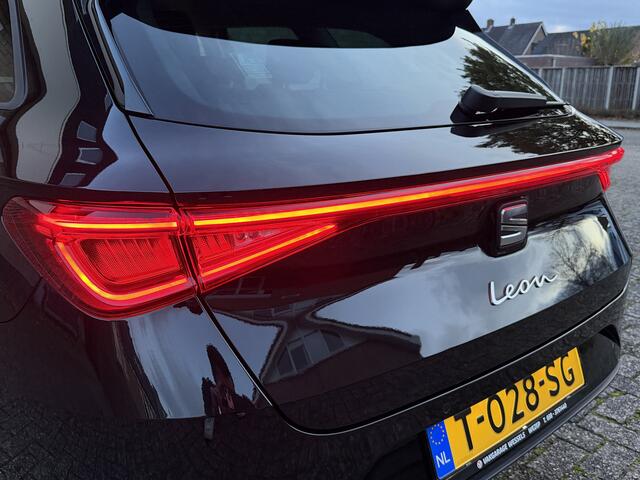 Seat LEON Sportstourer 1.0 TSI Style Business Intense | LM | Camera | PDC |