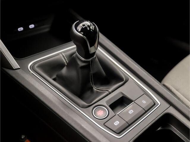 Seat LEON Sportstourer 1.5 TSI Sport 150Pk (VIRTUAL COCKPIT, APPLE CARPLAY, GROOT NAVI, TREKHAAK, CAMERA, SPORTSTOELEN, ADAPTIVE CRUISE, GETINT GLAS, NIEUWSTAAT)