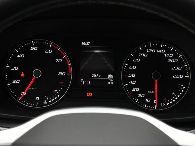 Seat LEON Sportstourer 1.0 TSI 110 pk Style | LED koplampen | Luxe lederen bekleding | Climatronic | Parkeersensoren achter | Cruise Control | DAB | CarPlay | 18 inch