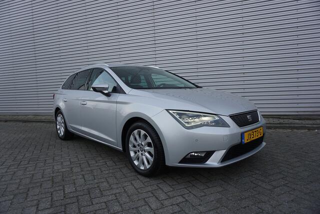 Seat LEON ST 1.0 EcoTSI Style Connect Climate / Navi / Cruise / Camera / Parkeersens. / Trekhaak / NAP