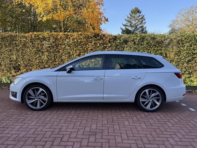 Seat LEON ST 1.8 TSI 180PK FR Dynamic Pano Full Link Alcantara