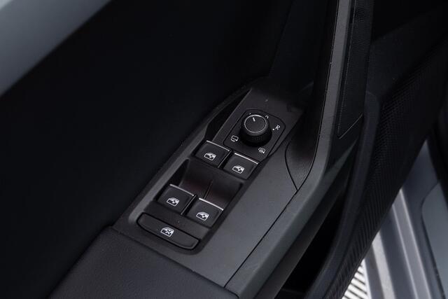 Seat LEON Sportstourer 1.0 TSI FR Business Intense | ADAPTIVE CRUISE | LANE ASSIST