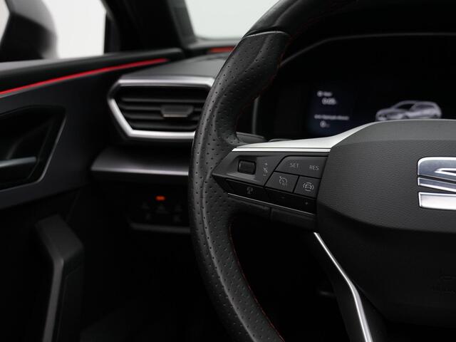 Seat LEON Sportstourer 1.0 eTSI FR Business Intense | Panoramadak | Achteruitrijcamera | Navigatie | Adaptive Cruise