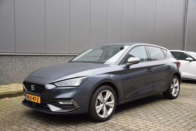 Seat LEON Sportstourer 1.4 TSI eHybrid PHEV FR | SOH 100%| stuurwiel verwarmd | lederen/stof bekleding |