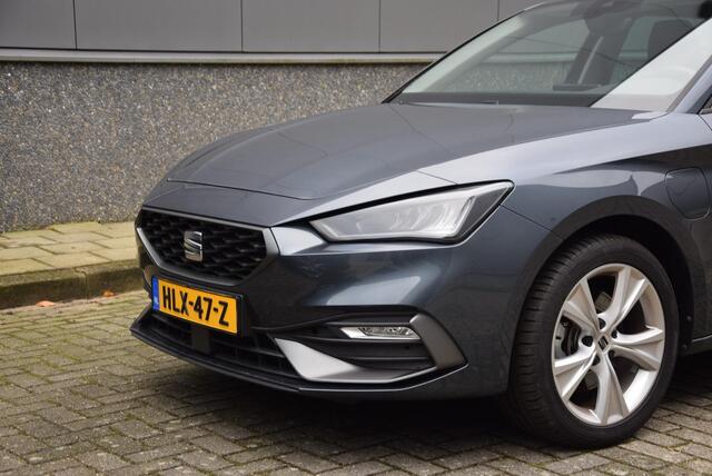 Seat LEON Sportstourer 1.4 TSI eHybrid PHEV FR | SOH 100%| stuurwiel verwarmd | lederen/stof bekleding |