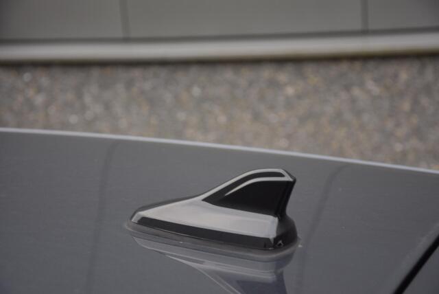 Seat LEON Sportstourer 1.4 TSI eHybrid PHEV FR | SOH 100%| stuurwiel verwarmd | lederen/stof bekleding |