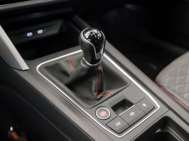Seat LEON 1.0 TSI FR Sport (VIRTUAL COCKPIT, APPLE CARPLAY, GROOT NAVI, CAMERA, STUUR/STOELVERWARMING, SPORTSTOELEN, ADAPTIVE CRUISE, LED KOPLAMPEN, ZWART HEMEL, NIEUWSTAAAT)