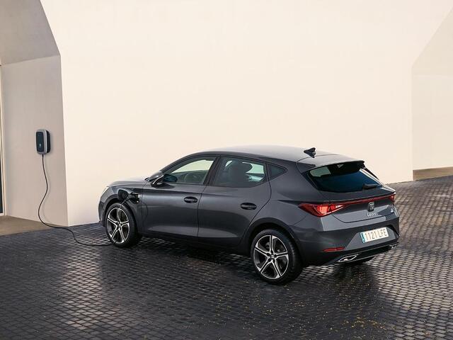 Seat LEON FR Business 1.5 TSI eHybrid 150 kW / 204 PK