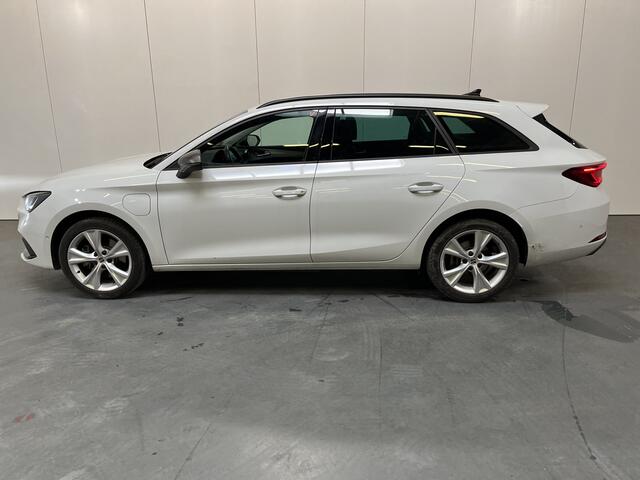 Seat LEON Sportstourer 1.4 TSI eHybrid PHEV FR Business Intense / AUTOMAAT/ PANO/ DIGITAL DASH/ RIJ-MODI/ LED/ 17" LMV/ PARK. SENSOREN/ STOEL-STUUR VERWARM./ ADAPT. CRUISE/ CLIMA