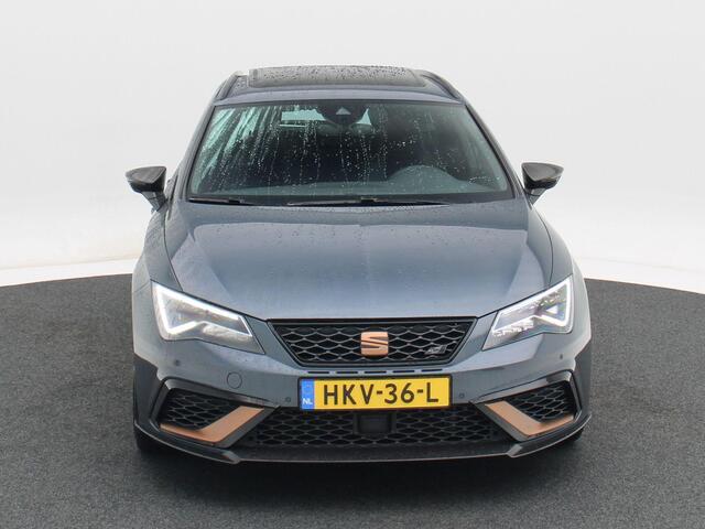 Seat LEON ST 2.0 TSi 300 Pk Automaat 4DRIVE CUPRA | Panoramadak | Bucket Seats | Camera | Stoelverwarming | 19 Inch | Beats Audio | 71.983 km!!