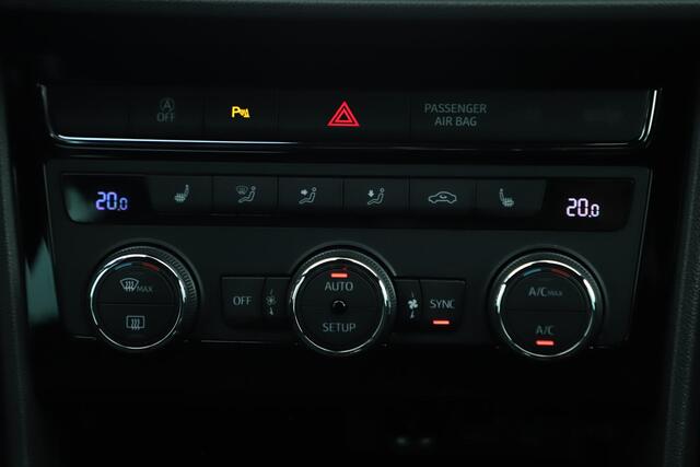 Seat LEON 1.0 TSI FR Ultimate Edition Virtual Cockpit Full LED 17 inch LMV Beats Audio Navigatie Achteruitrijcamera Carplay Android Climate Cruise Control Stoelverwarming