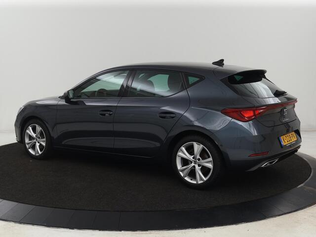 Seat LEON 1.5 eTSI FR Launch Edition | Carplay | Adaptive cruise | Sfeerverlichting | Navigatie | Full LED | Dodehoek detectie | DAB | Parkeerhulp | Climate control