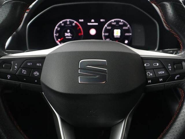 Seat LEON 1.5 eTSI FR Launch Edition | Carplay | Adaptive cruise | Sfeerverlichting | Navigatie | Full LED | Dodehoek detectie | DAB | Parkeerhulp | Climate control