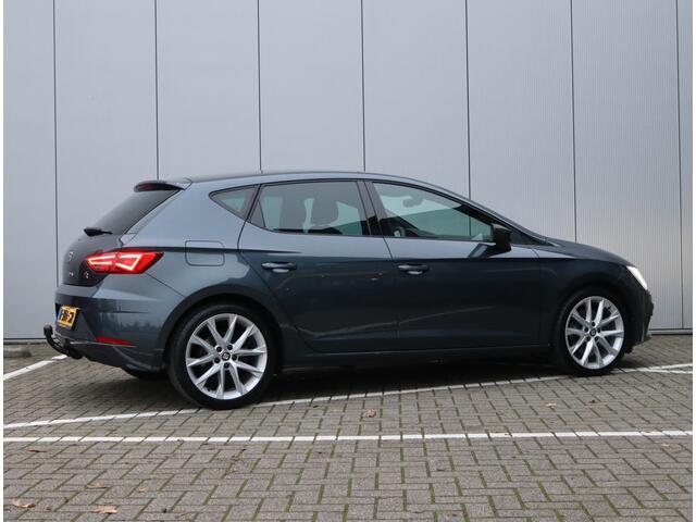 Seat LEON 2.0 TSI FR Business Intense | Virtual | Trekhaak | Stoelverwarming