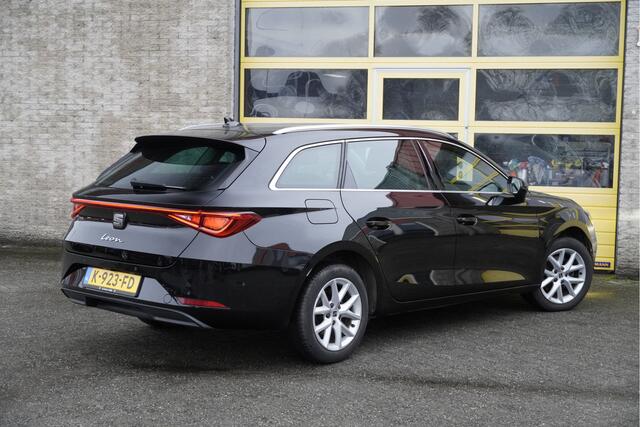 Seat LEON Sportstourer 1.5 eTSI 150PK! Automaat Style Launch Edition BJ2020 Lmv 16" | Led | Pdc | Navi | Achteruitrijcamera | App-Connect | Virtual cockpit | Climate control | Cruise control | Extra getint glas