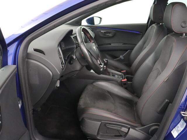 Seat LEON 1.5 TSI FR Ultimate Edition | Panoramadak | Stoelverwarming | Beats Audio | Camera | Carplay | Leder/Alcantara | Keyless | Virtual Cockpit | Full LED | Navigatie