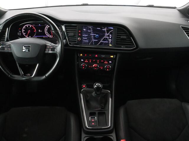 Seat LEON 1.5 TSI FR Ultimate Edition | Panoramadak | Stoelverwarming | Beats Audio | Camera | Carplay | Leder/Alcantara | Keyless | Virtual Cockpit | Full LED | Navigatie