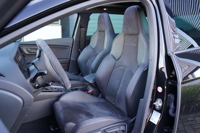 Seat LEON ST 2.0 TSI 4DRIVE CUPRA R Brembo/Camera/Pano/Carbon