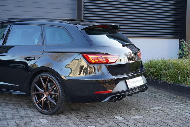 Seat LEON ST 2.0 TSI 4DRIVE CUPRA R Brembo/Camera/Pano/Carbon