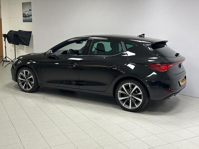 Seat LEON 1.4 TSI eHybrid PHEV FR Business Intense Panoramadak, LED, ACC, Stoel/Stuurverwarming,