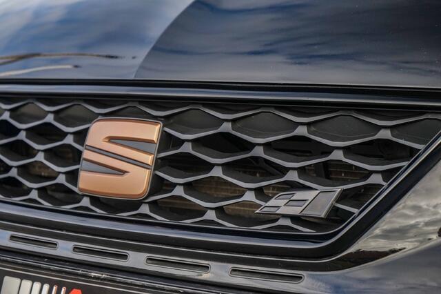 Seat LEON ST Cupra 300 4Drive Ultimate-edition/Pano/DCC/Schaalstoel/Beats/Sfe