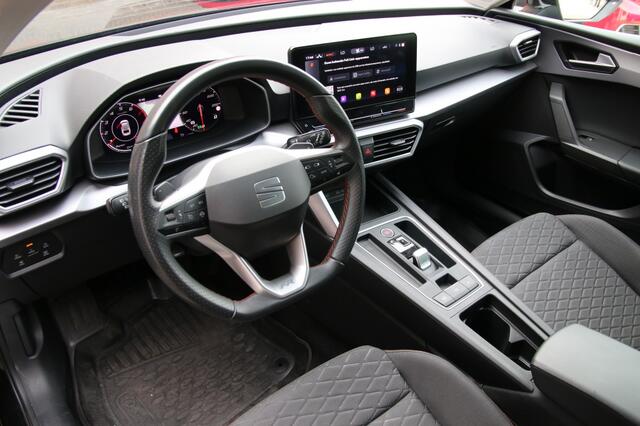 Seat LEON Sportstourer 1.5 eTSI FR Bns Int