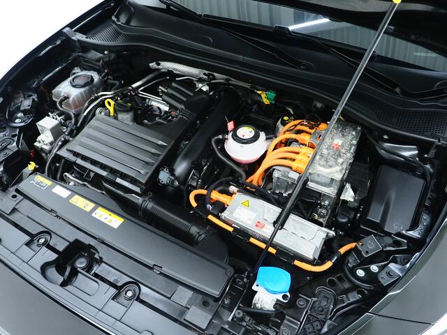 Seat LEON Sportstourer 1.4 TSI eHybrid PHEV FR | Camera | Keyless | Adaptive Cruise | Sfeerverlichting | Virtual | Carplay