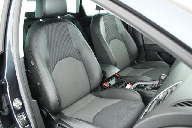 Seat LEON ST 1.5 TSI 150pk DSG Style Ultimate Edition Led Keyless Stoelverwarming Navigatie