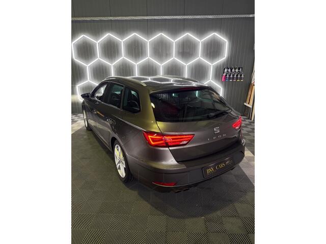 Seat LEON SEAT Leon 1.8 TSI FR Business LED Automaat 7 Cruise Trekhaak