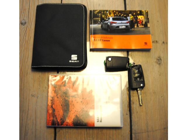 Seat LEON ST 1.0 TSI Style Ult.Ed | Apple Carplay | DAB | Stoelverwarming|