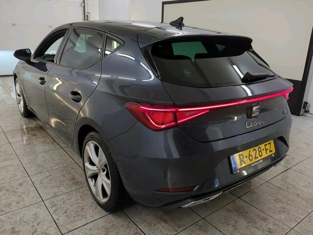 Seat LEON Sportstourer 1.0 TSI FR Business Intense NL-AUTO | CAMERA | STOEL/STUUR VERWARMING