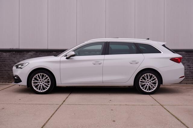 Seat LEON Sportstourer 1.5 eTSI Xcellence M-Hybrid | LED | Panorama | Elek. Trekhaak | Carplay | Navi | Sfeerverl. | Camera