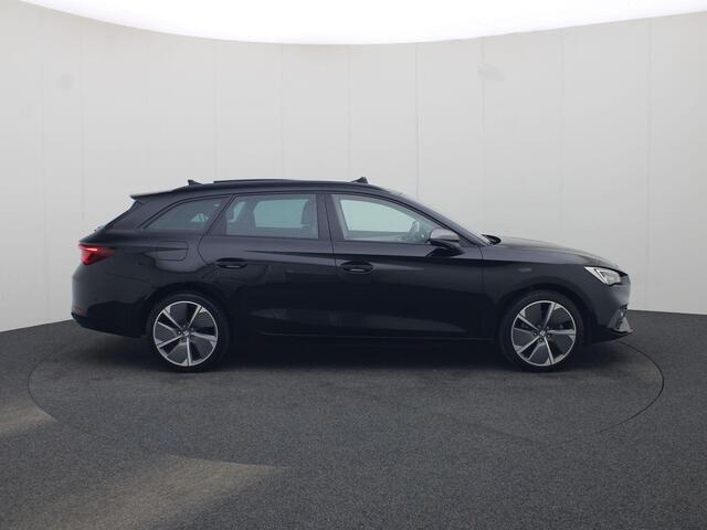 Seat LEON Sportstourer 1.4 TSI/204PK eHybrid PHEV FR · Panoramadak · Apple/Android Car Play · Navigatie · Camera + Parkeersensoren