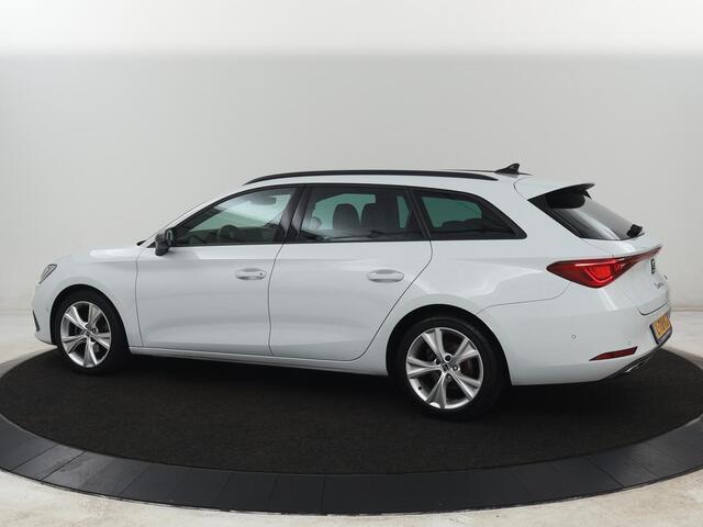 Seat LEON 1.5 eTSI FR Intens | Carplay | Adaptive cruise | Sfeerverlichting | Navigatie | Parkeerhulp | Dodehoek detectie | Full LED | Climate control | Bluetooth