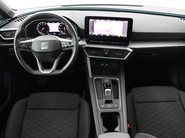 Seat LEON 1.5 eTSI FR Intens | Carplay | Adaptive cruise | Sfeerverlichting | Navigatie | Parkeerhulp | Dodehoek detectie | Full LED | Climate control | Bluetooth