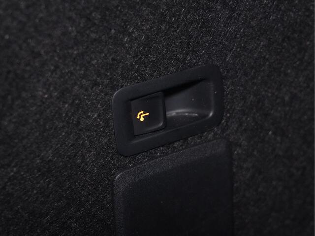 Seat LEON Sportstourer 1.5 eTSI 150pk Style Business Intense Trekhaak Navigatie Camera Acc Android/Carplay 305