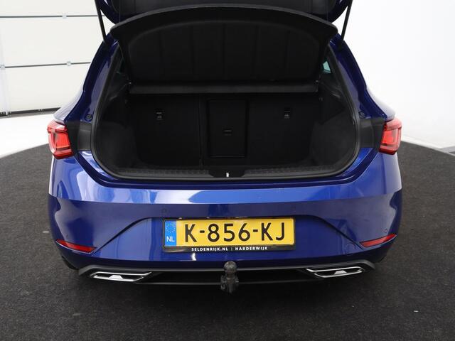 Seat LEON 1.0 TSI FR Launch Edition | Panoramadak | Trekhaak | Stoelverwarming | Camera | Carplay | Navigatie | Sfeerverlichting | Adaptive cruise | Keyless | Full LED | Dodehoek detectie