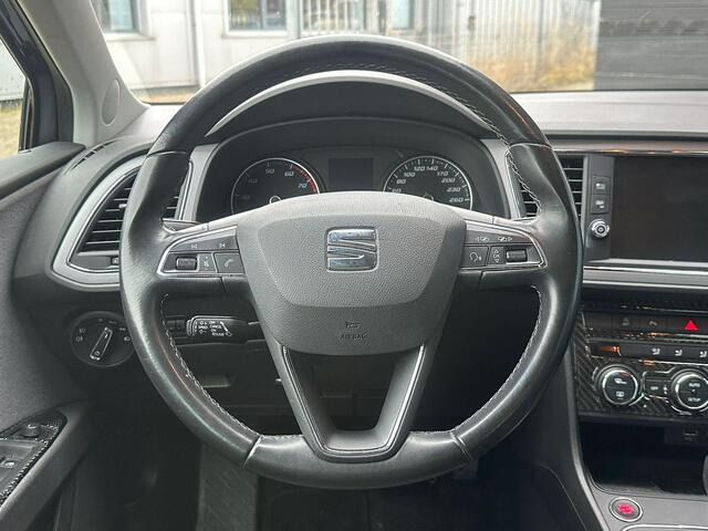 Seat LEON 1.0 EcoTSI Style Business Intense 116PK | AUTOMAAT | NL Auto | 2e Eigenaar | Sportonderstel | Navigatie | Apple Carplay | Android Auto | Privacy Glass | Parkeersensoren Voor en Achter | Climate Control | Cruise Control | Lichtmetalen Velgen |