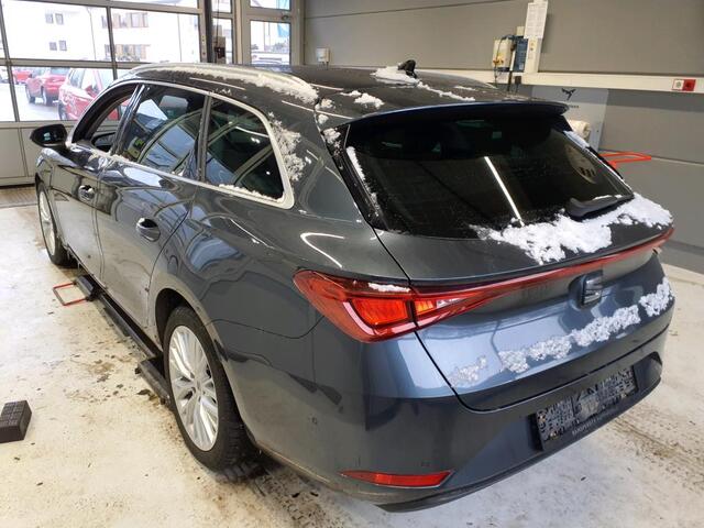 Seat LEON Sportstourer 1.4 TSI eHybrid 204pk PHEV Xcellence / Camera / Stoelverwarming / Navigatie