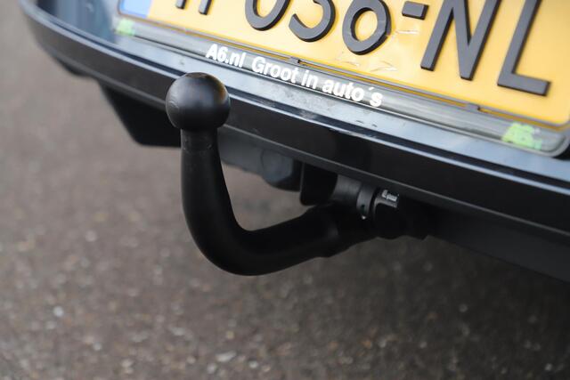 Seat LEON ST 1.0 TSI Style Ultimate Edition Trekhaak Virtual Cockpit Beats Audio Navigatie Achteruitrijcamera Clima Cruise Stoelverwarming