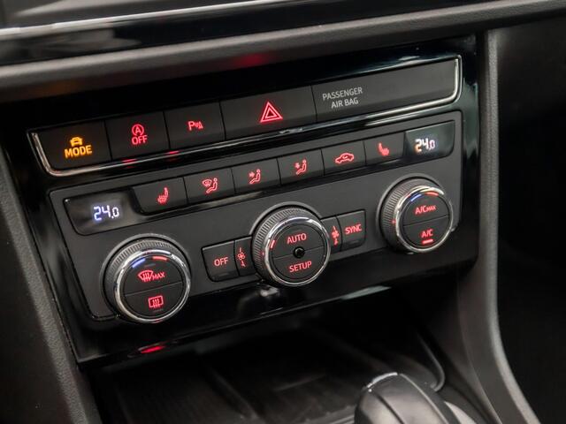 Seat LEON 1.5 TSI FR Ultimate Sport 150Pk Automaat (VIRTUAL COCKPIT, APPLE CARPLAY, NAVIGATIE, KEYLESS, CAMERA, STOELVERWARMING, SPORTSTOELEN, BEATS AUDIO, GETINT GLAS, ADAPTIVE CRUISE, NIEUWSTAAT)