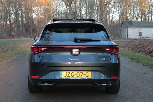 Seat LEON Sportstourer 1.4 TSI eHybrid PHEV FR | Pano | ACC | Keyless